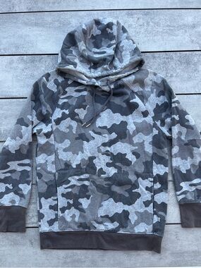 gray camouflage hoodie Men’s small all in motion